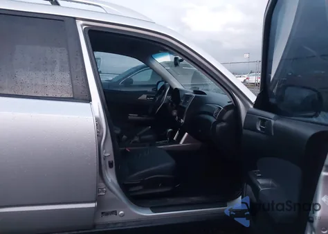 2011 Subaru Forester 2.5Xt Touring z USA, uszkodzony, nr VIN JF2SHGHC0BH743319